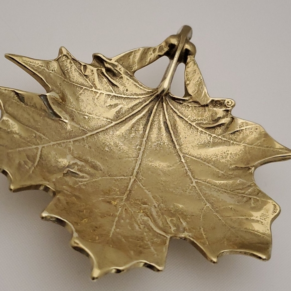 Vintage Soild Brass Sugar Maple Leaf Ashtray - Picture 11 of 16
